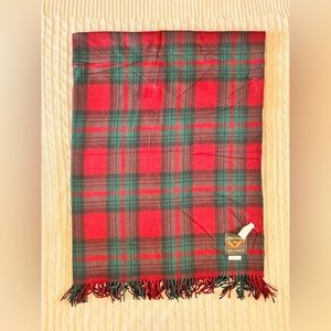 NWT CREAGARAN SCOTTISH Red & Green Wool Size 66”x 52” Throw Blanket